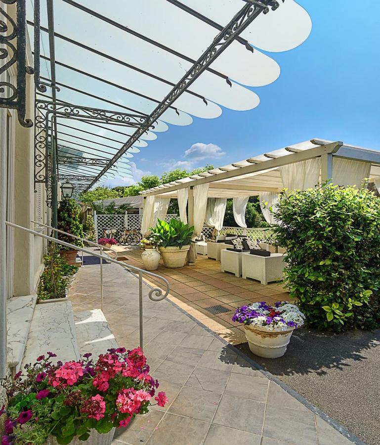 Hotel Coluccini Marina di Pietrasanta Eksteriør bilde