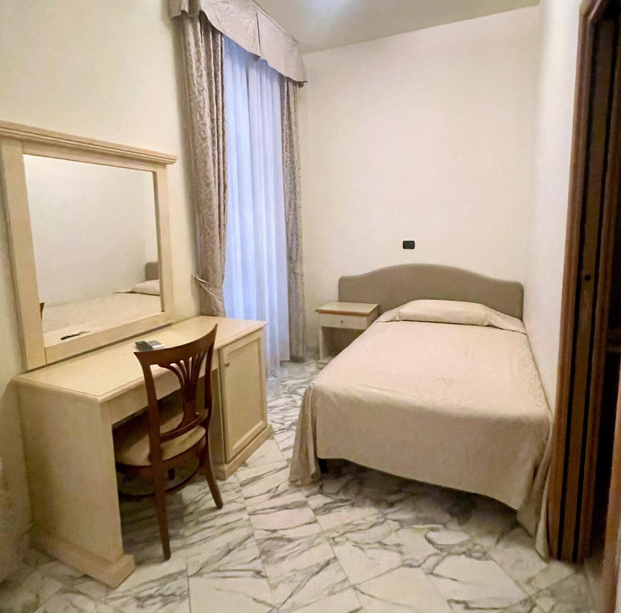 Hotel Coluccini Marina di Pietrasanta Eksteriør bilde