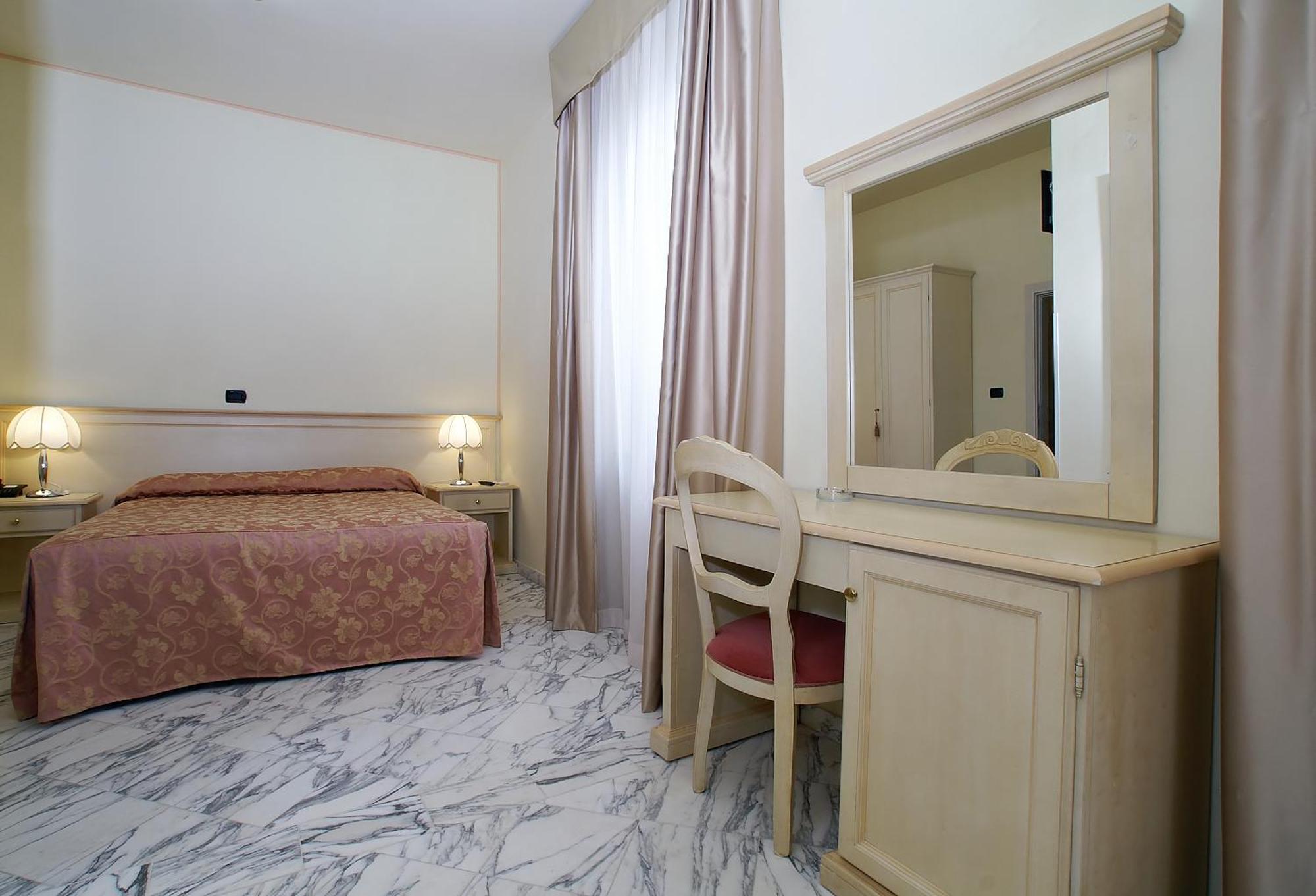 Hotel Coluccini Marina di Pietrasanta Eksteriør bilde