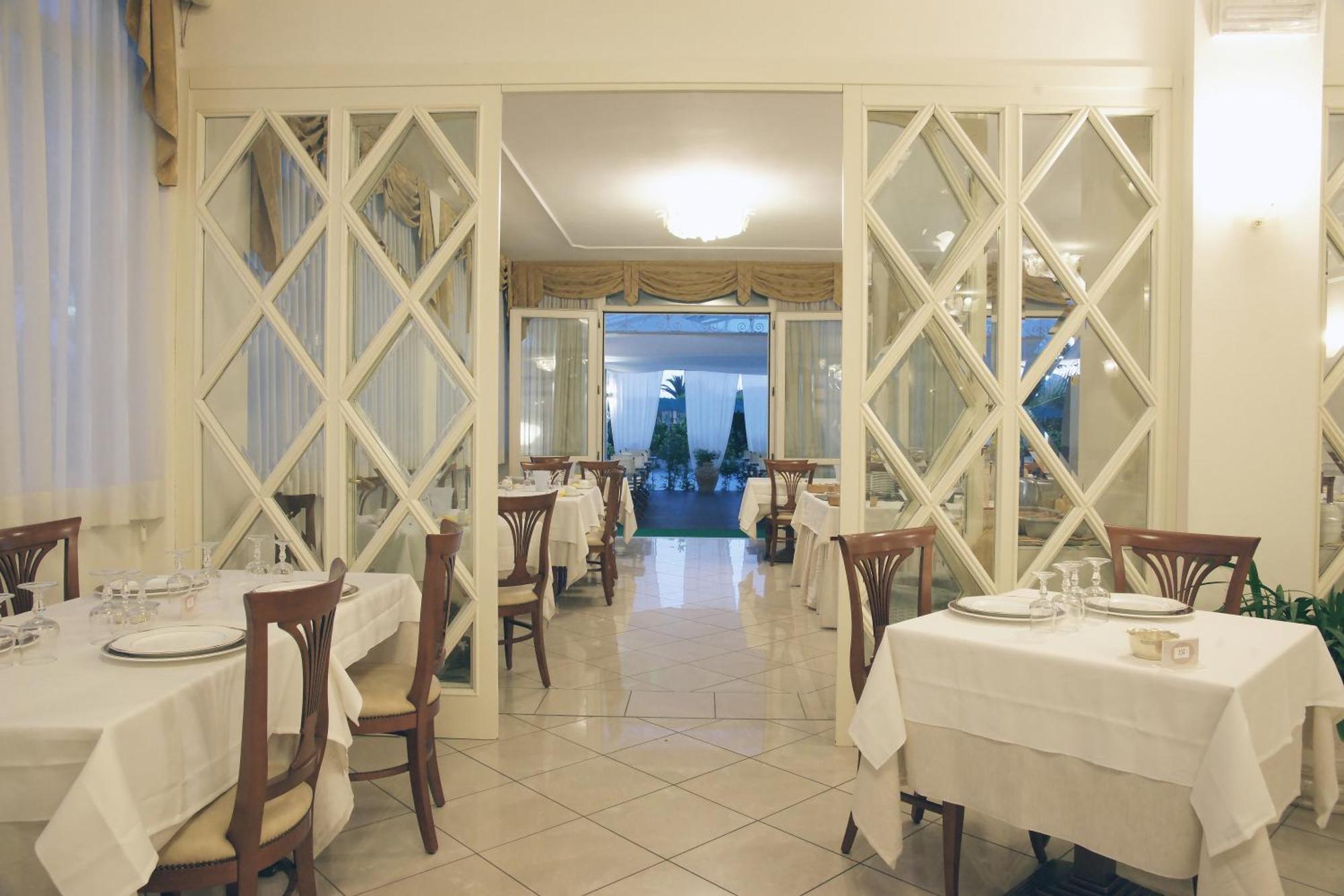 Hotel Coluccini Marina di Pietrasanta Eksteriør bilde