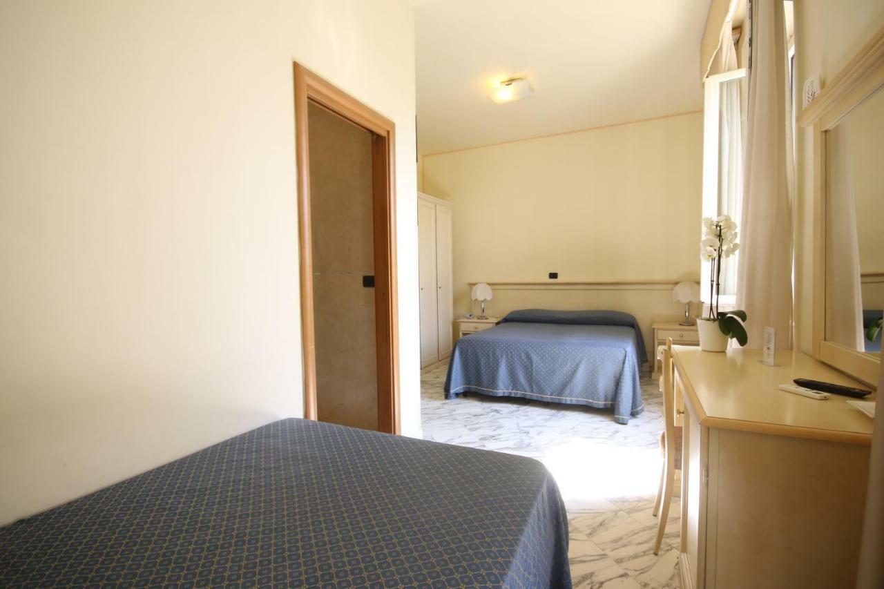 Hotel Coluccini Marina di Pietrasanta Eksteriør bilde