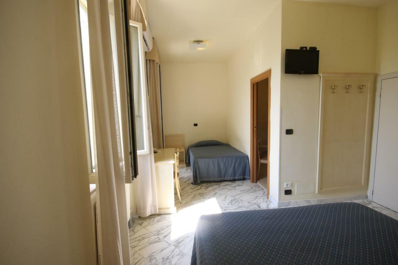 Hotel Coluccini Marina di Pietrasanta Eksteriør bilde